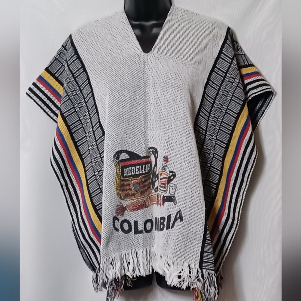 Columbia Traditional Western Contemporary Medellin Poncho.